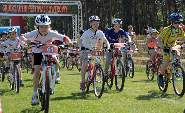 Imprezy rowerowe cieszą się w Grudziądzu dużym powodzeniem. Pierwsza edycja Grudziądzkiego Festiwalu Rowerowego w ub. roku odbyła się na terenie KS "Stal" w Mniszku (na zdjęciu). Tym razem w okolicy Błoni Nadwiślańskich.