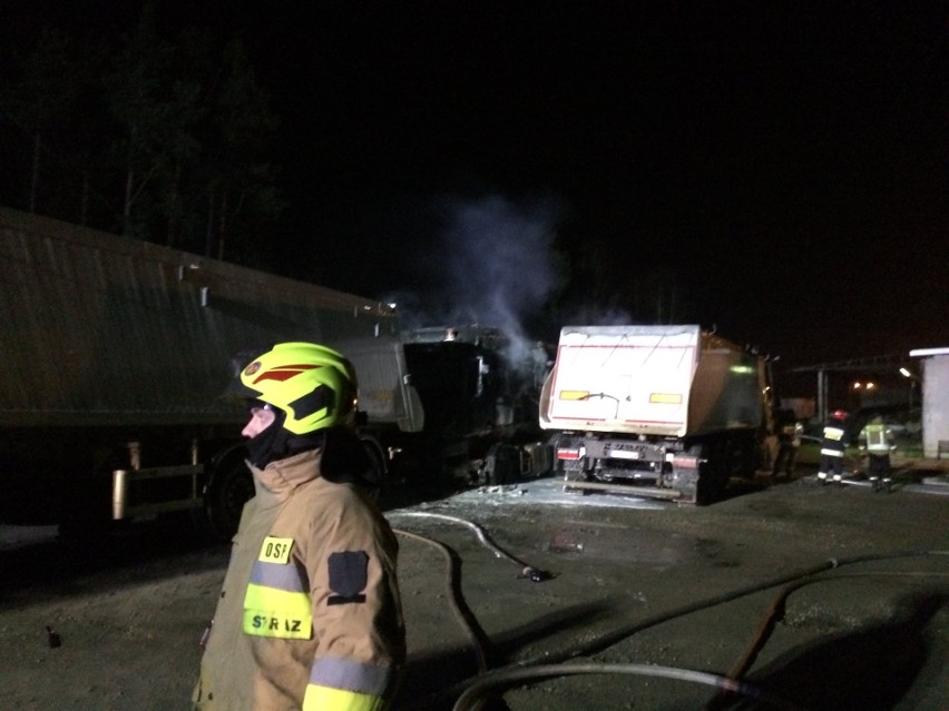 Augustów. Trzy ciężarówki paliły się przy ul. Białostockiej