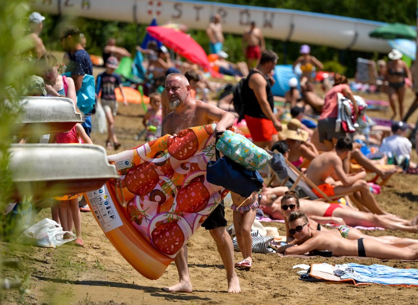 Plaża w Ostrowie pod Przemyślem. Mieszkańcy relaksują się na żwirowni [ZDJĘCIA]