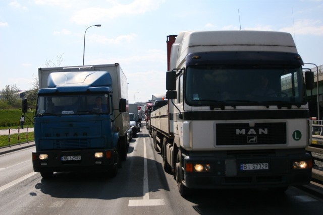 Będą tu przeładowywane towary z ciężarówek na pociągi i odwrotnie. Będzie praca dla kilkuset osób i mniej tirów na drogach.WIĘCEJ CZYTAJ NA KOLEJNYM SLAJDZIE