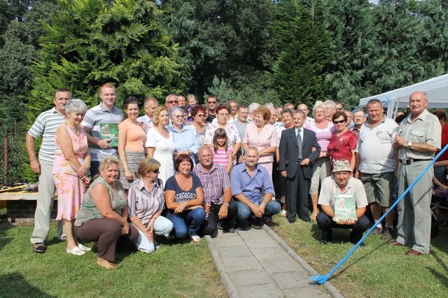 W sobotę żagańscy działkowcy z ogrodu "Zacisze&#8221; obchodzili 30-lecie. Cieszyli się z możliwości uprawy swojego kawałka ziemi w mieście i cieszenia się z ekologicznych plonów.