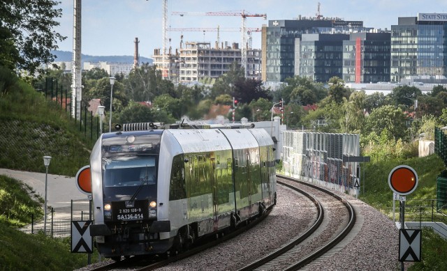 Planowany system opłat ma być korzystny przede wszystkim dla pasażera, który będzie mógł swobodnie korzystać z różnych środków transportu