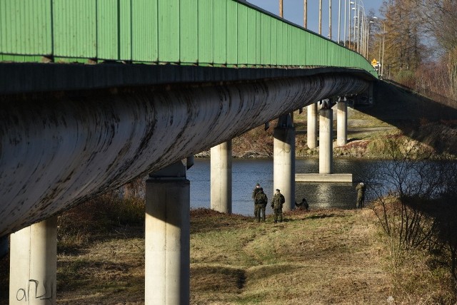 Na istniejących podporach posadowiona ma zostać nowa konstrukcja mostu. Stara zostanie rozebrana