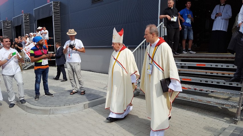 ...można było zobaczyć między innymi kardynała Stanisława...