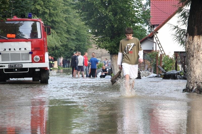 Wieś Lipki pod wodą. Nawalnica, która przeszla nad...