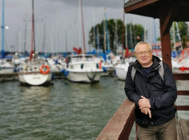 Tomasz Gogacz, radomski radny wybrał odpoczynek nad jeziorem.