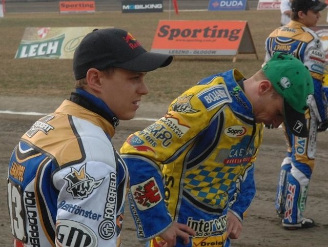 Jarosław Hampel (z lewej) i Rune Holta zmierzą się już w IV wyścigu dnia. Dla którego z nich leszczyński tor okaże się w niedzielny wieczór szczęśliwszy?