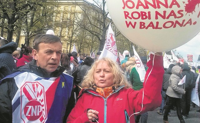 Przeciwko oświatowej polityce rządu związkowcy z ZNP protestowali 18 kwietnia w Warszawie. Według danych związku w manifestacji wzięło wtedy udział ok. 22 tys. nauczycieli, także z regionu.