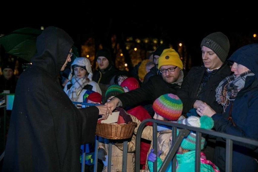 Żywa szopka u Franciszkanów: Aby nigdy nie zabrakło miłości [ZDJĘCIA, WIDEO]