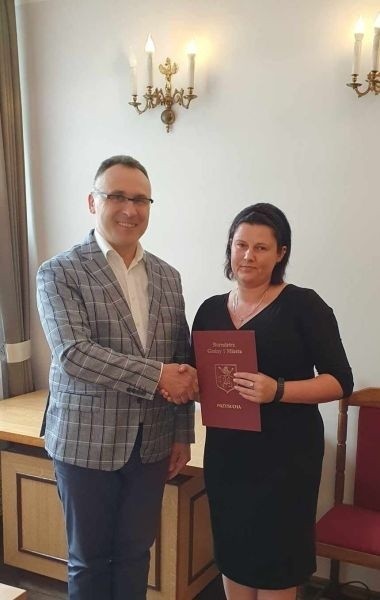Burmistrz Przysuchy wręczył akty nadania stopnia awansu zawodowego trzem nauczycielkom