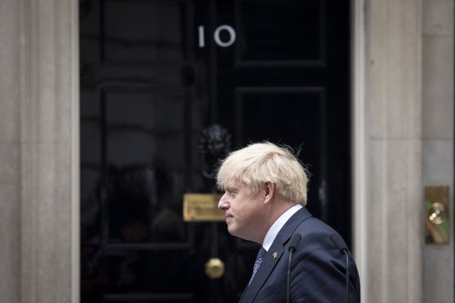Boris Johnson ustępuje ze stanowiska posła. Czy okłamał posłów w sprawie przyjęć na Downing Street w czasie pandemii?