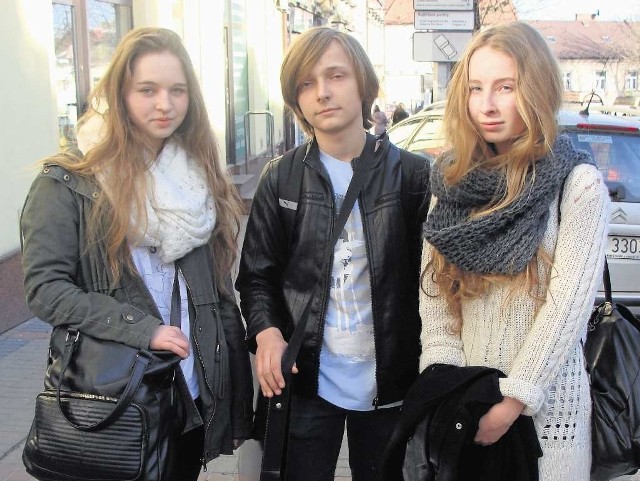 Wiktoria Pilarska (z lewej), Daniel Mazur i Zofia Barszczowska z ostatniej, trzeciej klasy gimnazjum w Zespole Szkół Plastycznych w Tarnowie, właśnie stają przed wyborem nowej szkoły