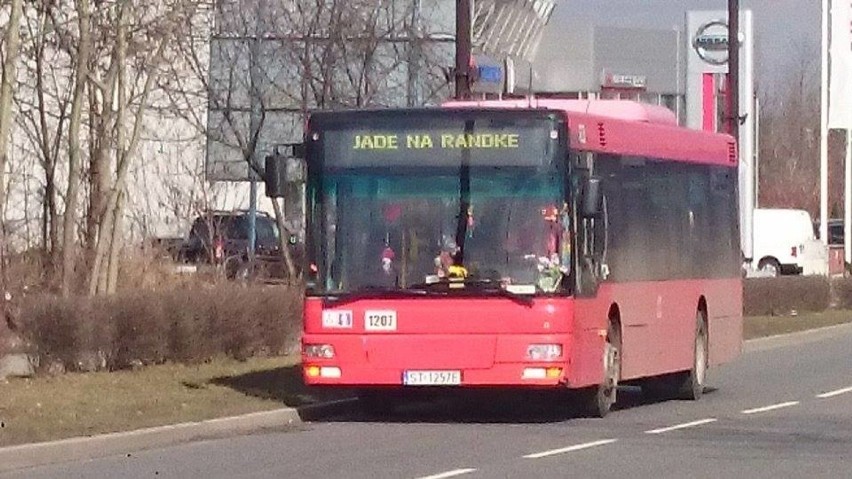 Najśmieszniejsze napisy na wyświetlaczach autobusów