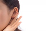 Chcesz się poczuć lepiej? Masuj uszy! Masaż uszu to darmowy sposób na relaks, ból, poprawę pamięci i młodszy wygląd