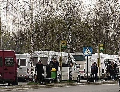 Busy na placu przy ul. Słowackiego Fot. Maciej Hołuj