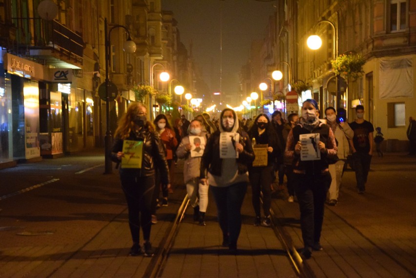 Spacer kobiet w Chorzowie, to protest przeciwko wyrokowi...