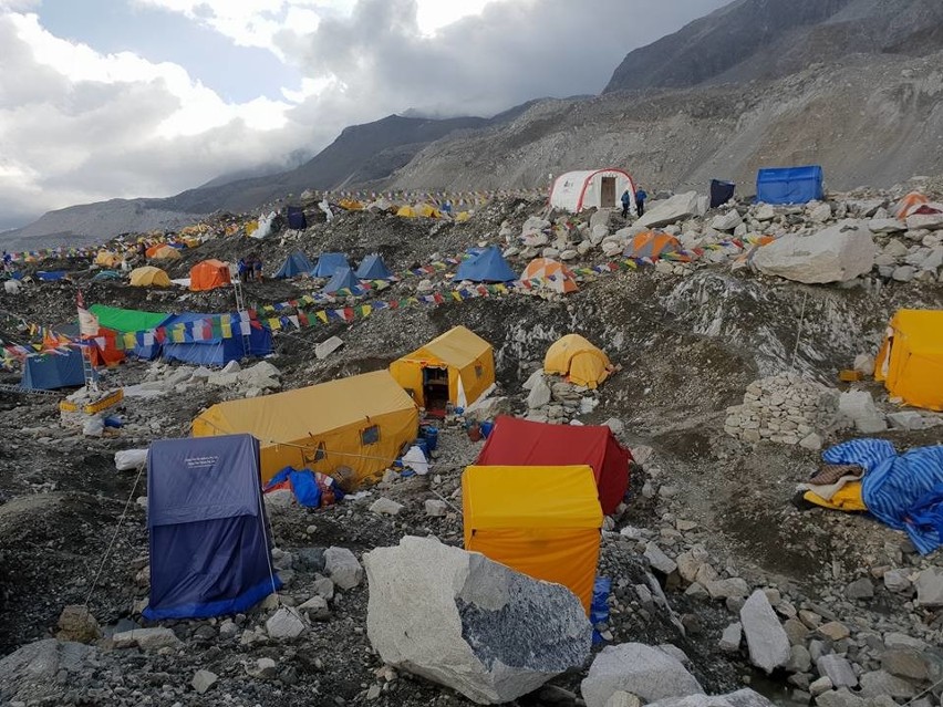 Szczepan Brzeski z Bochni zdobył Everest, a Sylwia Bajek -...