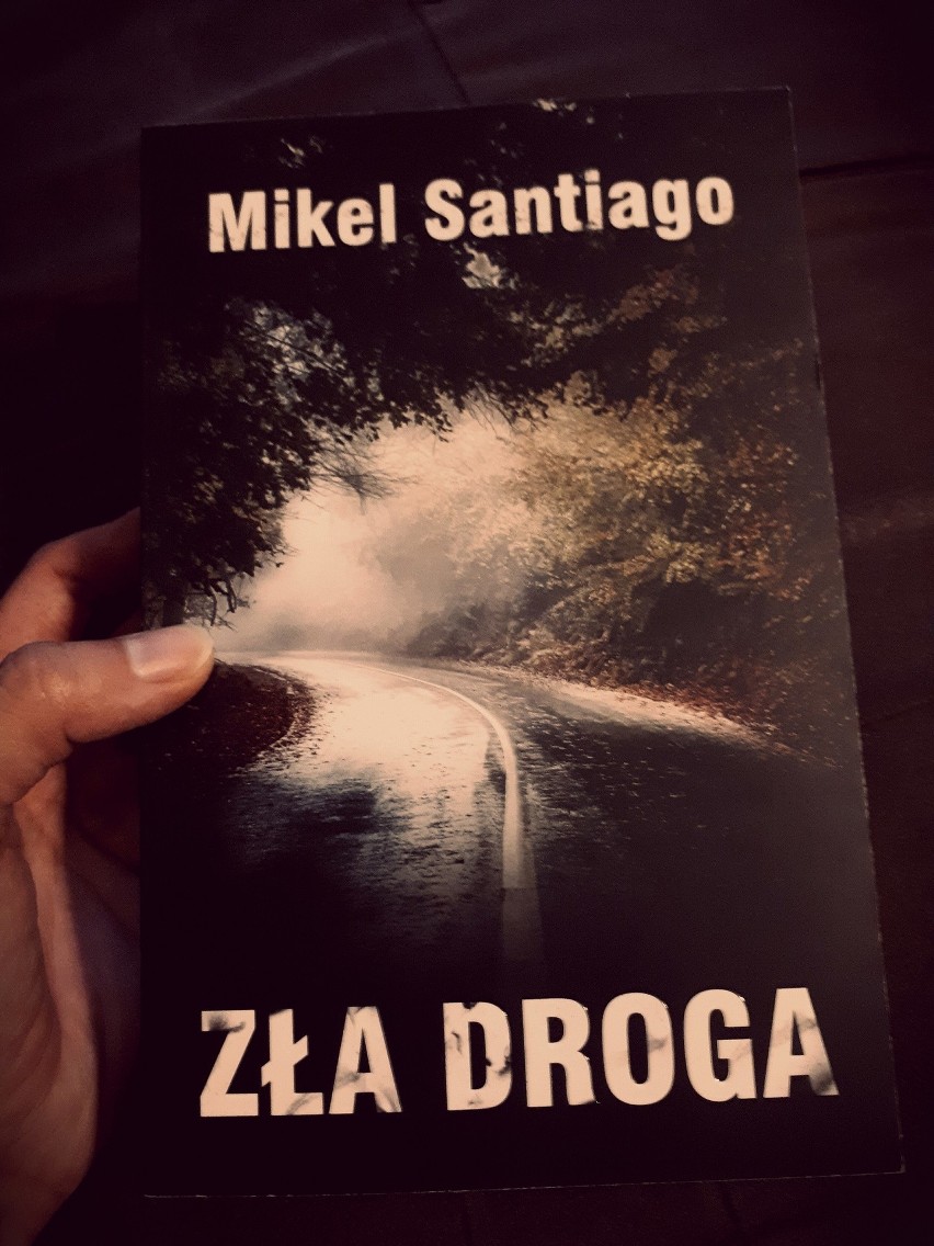 Mikel Santiago, "Zła droga"