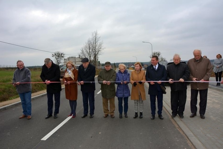 Nowy odcinek ścieżki rowerowej i wyremontowana droga w powiecie brodnickim 