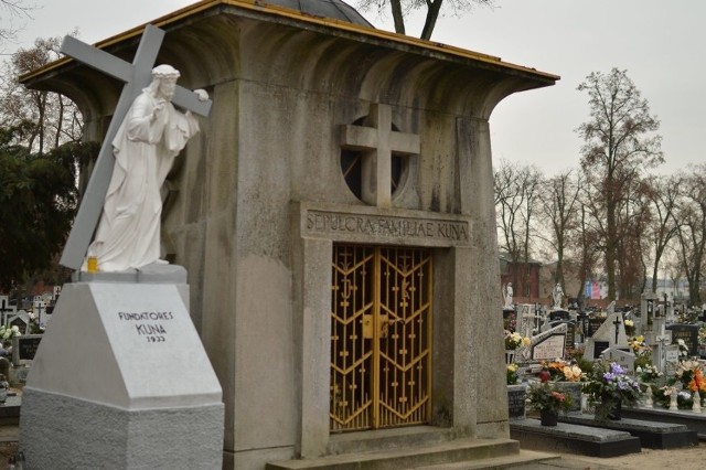 Z cmentarza parafialnego w Tucholi znikały (czytaj zostały skradzione) wspólne narzędzia do sprzątania grobów