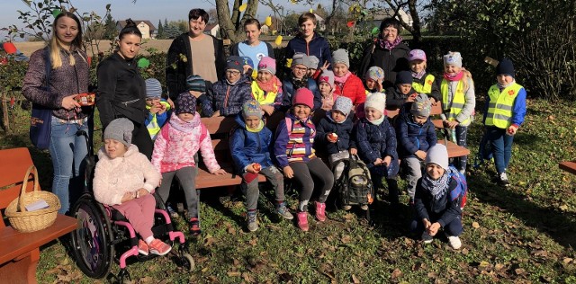 Dzieci z punktu przedszkolnego i przedszkola w Węgiersku uczą się zdrowych nawyków