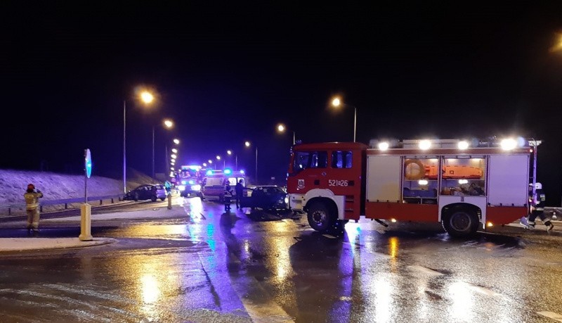 Wypadek na obwodnicy Olecka. Kobieta w stanie ciężkim trafiła do szpitala
