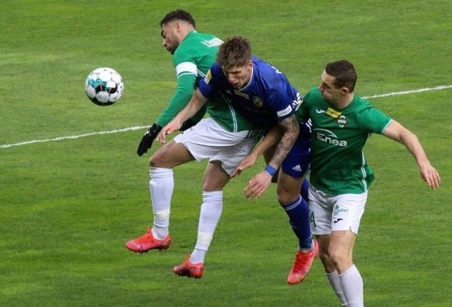 W 23 kolejce Fortuna 1 Liga, Radomiak Radom pokonał 1:0 w Legnicy tamtejszą Miedź. Jedynego gola na wagę trzech punktów strzelił na początku drugiej połowy, Damian Jakubik. Oto oceny dla  piłkarzy Radomiaka za ten mecz. ZDJĘCIA>>>