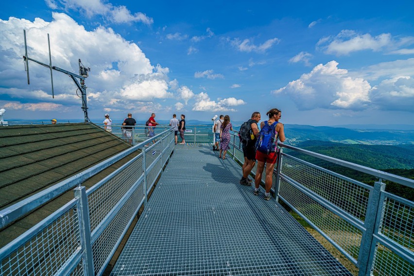 Krynica-Zdrój. Taras widokowy na Jaworzynie Krynickiej już otwarty. To kolejna atrakcja turystyczna w regionie [ZDJĘCIA] 22.08.2021