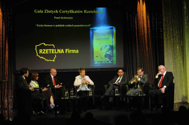 Uroczystą Galę Złotych Certyfikatów Rzetelności, która odbyła się w Teatrze Sabat w Warszawie, otworzył panel dyskusyjny "Etyka biznesu w polskich realiach gospodarczych".