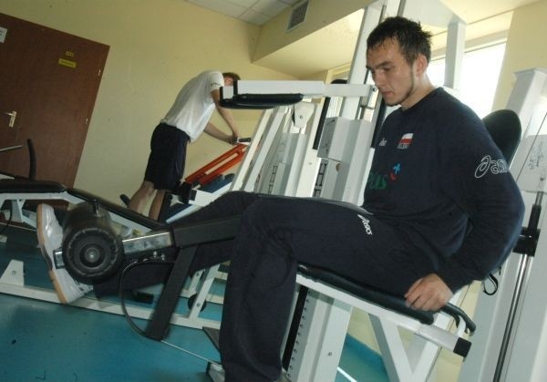Sebastian Pęcherz (na zdjęciu) wraz z pozostałymi kadrowiczami trenował wczoraj intensywnie na siłowni.