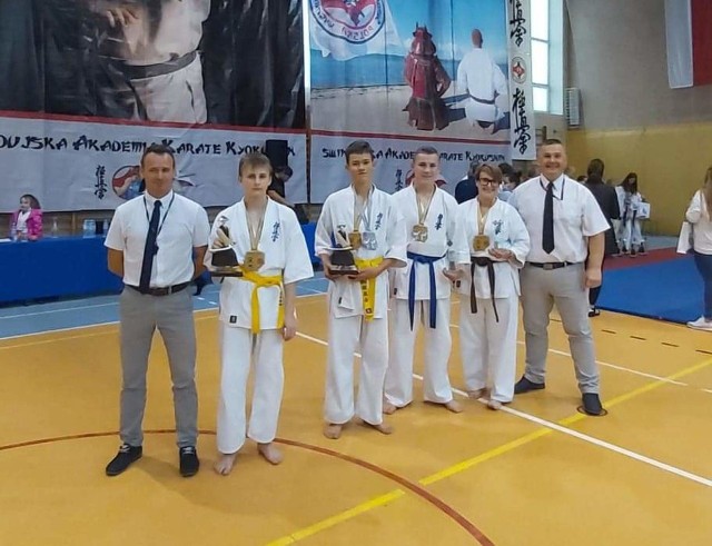 Młodzi adepci karate zebrali kolejne cenne doświadczenia.