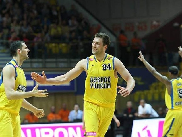 W siódmym finałowym spotkaniu Tauron Basket Ligi, Asseco Prokom Gdynia okazało się lepsze od Turowa Zgorzelec wygrywając 76:71.