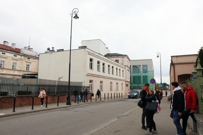 Dwa budynki szpitala SPSK nr 1 przy ul. Staszica zostaną zrównane z ziemią - zobacz zdjęcia