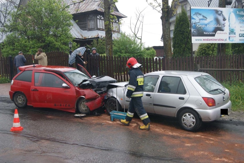 Wypadek w Kościelisku. Czołowe zderzenie dwóch samochodów [ZDJĘCIE, WIDEO]