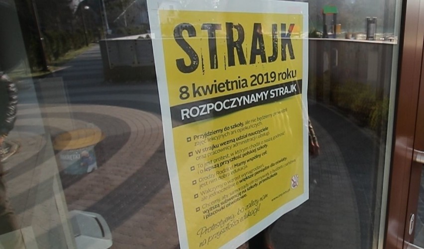 Strajk nauczycieli 2019 w powiecie kieleckim. Odwołano zajęcia w około połowie szkół. Dzieci zostały w domu [RAPORT]