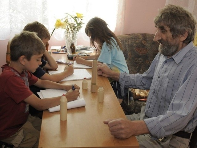 Na zdjęciu Mateusz, Dawid, Laura i Jan Szweda