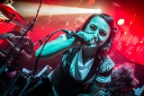 Kraków. Metalowe brzmienia w Klubie Studio. Na scenie Arch Enemy Jinjer oraz Totem [ZDJĘCIA]