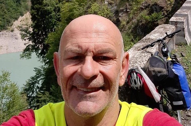 Jarek Kaptajn z powiatu golubsko-dobrzyńskiego od kilku dni realizuje kolejną samotną podróż rowerową. W upale pokonuje setki kilometrów po Gruzji