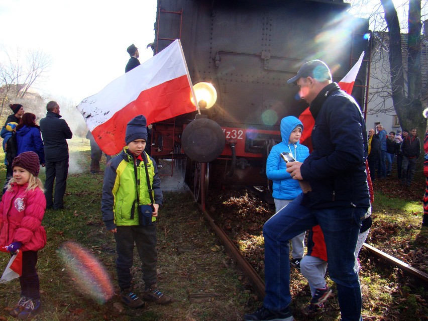 Pociąg z Piłsudskim przystanął w Dobrej [ZDJĘCIA]