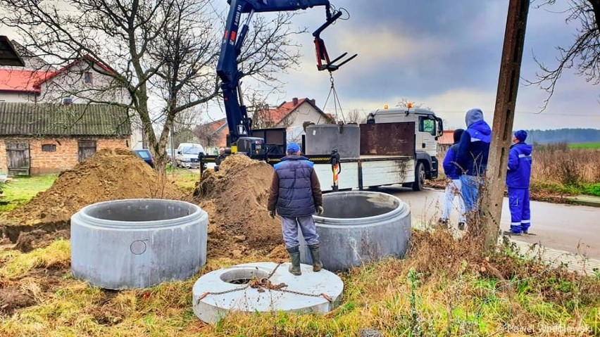 Prace wymagały użycia ciężkiego sprzętu. W budynku nie było...