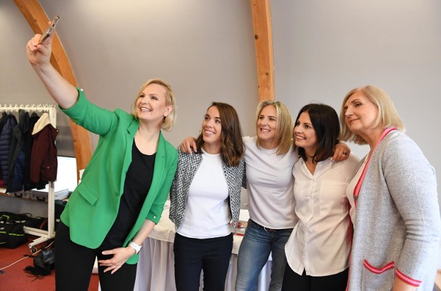 24.11.2020 bydgoszcz sniadanie mistrzyn otylia jedrzejczak , magdalena fularczyk kozowska , danuta dmowska andrzejuk  . fot: tomasz czachorowski/polska press