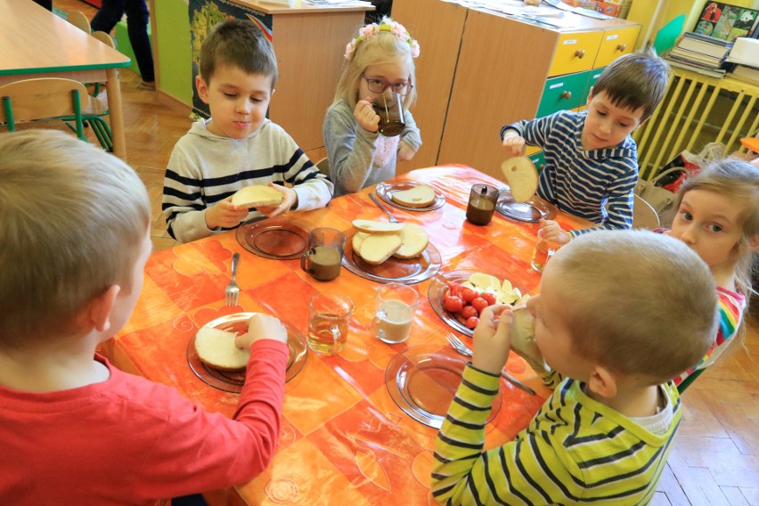 Dyrektorzy przedszkoli stają przed trudnym zadaniem - muszą...