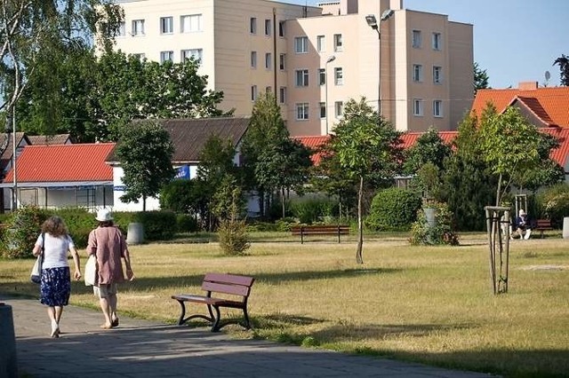 Mieszkańcy Ustki twierdzą, że to zamach na przestrzeń publiczną. Bo plac Wolności stanie się prywatny, zagrodzony, po prostu już nie nasz &#8211;mówią.