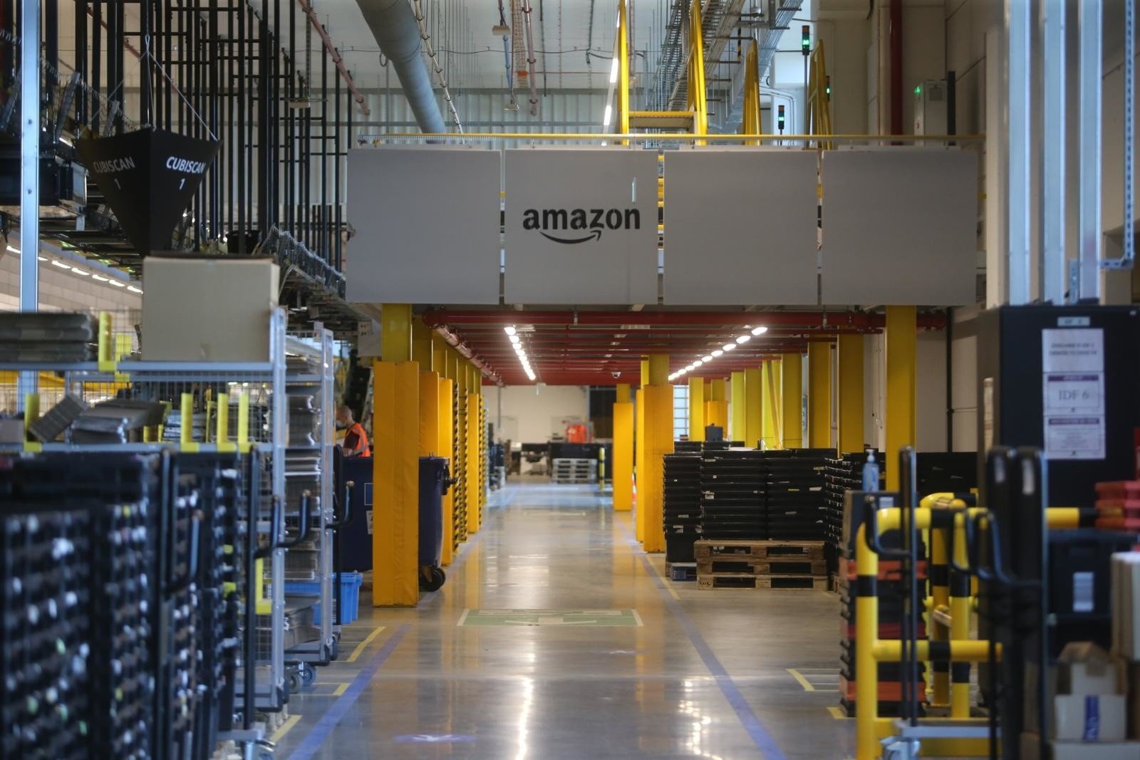 Od dzisiaj zrobisz zakupy na Amazon.pl. Co oferuje platforma Jeffa Bezosa?  | Portal i.pl