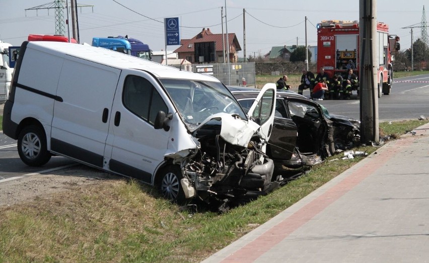 Trzy osoby ranne po wypadku w Gorzycach! [ZDJĘCIA]