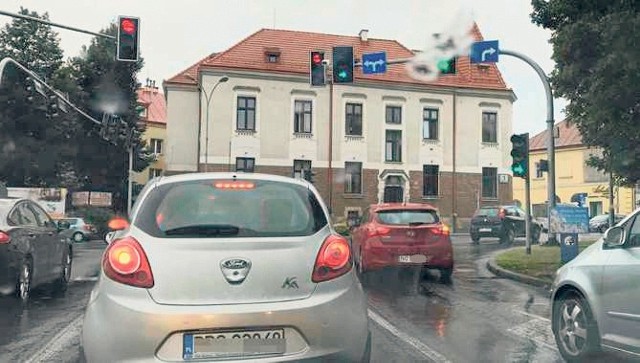 Plac Śreniawitów to ważny miejski węzeł komunikacyjny. W ciągu dnia przejeżdża tędy około 20 tys. pojazdów.