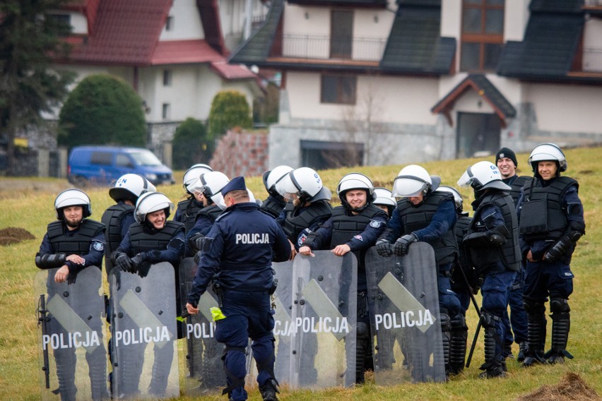 Zakopane. Policja ćwiczyła na Bachledzkim Wierchu. Stawiły się tam oddziały prewencji z kilku jednostek