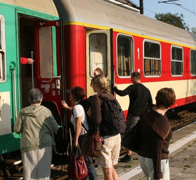 Po kilkunastu latach przerwy od grudnia będzie można pojechać pociągiem z Tarnobrzega do Rzeszowa.