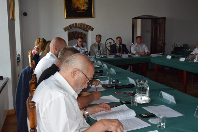 Urząd Miasta w Sandomierzu przygotowuje kolejną pomoc rzeczową  dla mieszańców partnerskiego miasta Ostróg na Ukrainie. Decyzję o przekazaniu pomocy podjęli radni podczas ostatniej sesji Rady Miasta.