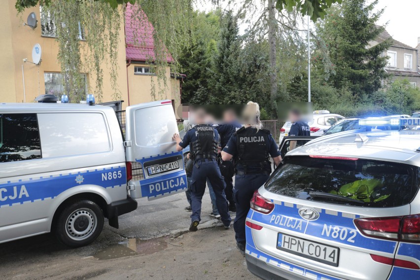 Policyjna akcja przy ulicy Batorego w Słupsku. Zatrzymano...